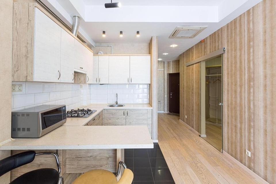 Appartement Цехова 1 à Lviv Extérieur photo