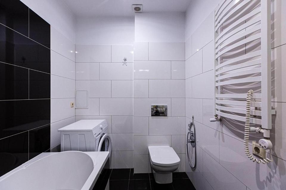 Appartement Цехова 1 à Lviv Extérieur photo