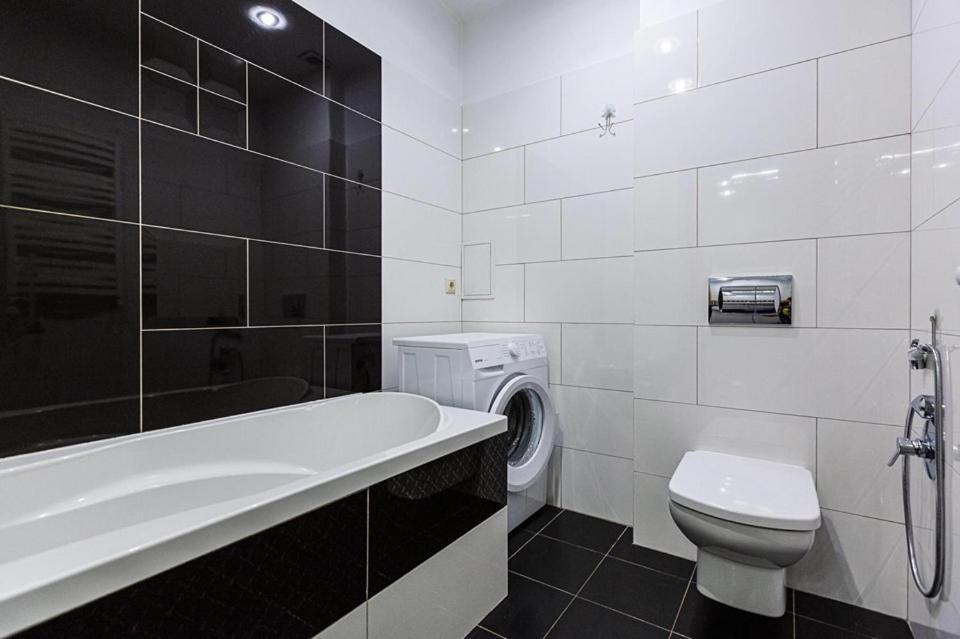 Appartement Цехова 1 à Lviv Extérieur photo